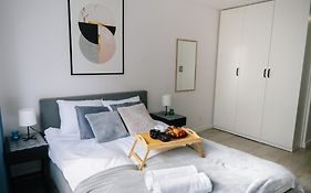 Warsaw Downtown Studio - Top Location, Metro Nearby - By Rentujemy